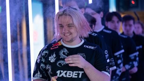 Yatoro vs. Team Spirit: Internal rivalry shows Dota 2 carry's status.